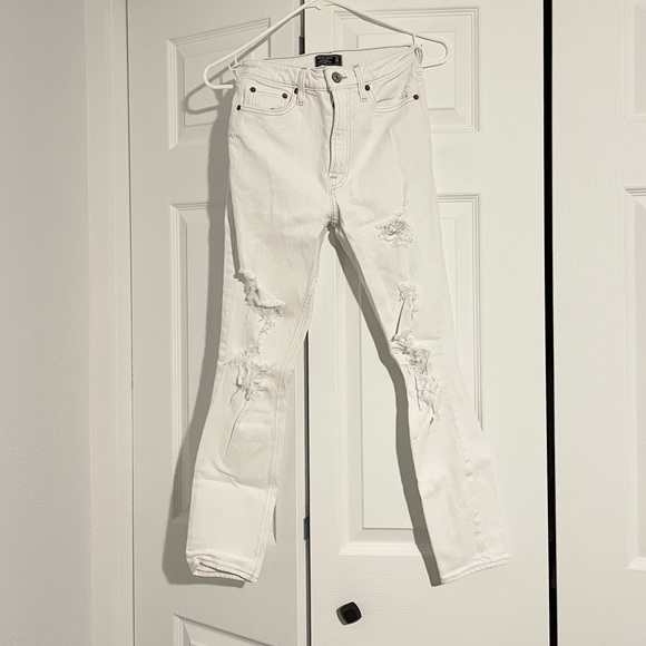 Abercrombie and Fitch Women High Rise Slim Jeans. Size 00 - Picture 2 of 4